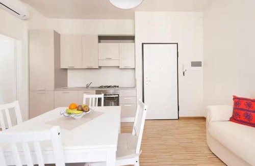 Santissima Annunziata Apartment | Masaccio Bright Apartment with Balcony & AC