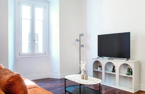 Lesa Apartment | Matèria - Boutique apartment with lake view balcony