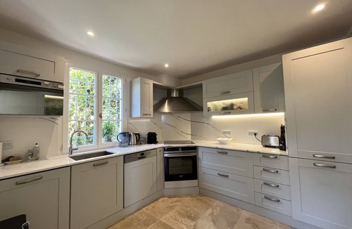 Villeneuve-Loubet Villa | Med View Villa : beautiful infinity pool and spectacular sea views