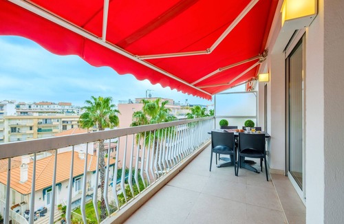 Juan-les-Pins Apartment | Meublé de tourisme 4* 3P with Terrace, Garage, Air conditioning, Beaches at 100m