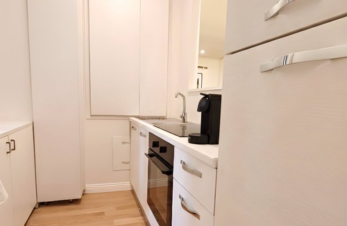Porta Venezia Apartment | Milan Porta Venezia Chic Liberty Flat: Wifi, AC & Metro