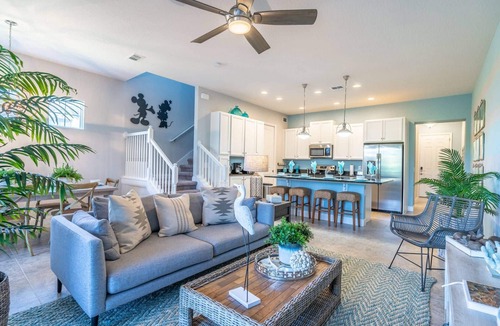 Davenport House | Minutes to Disney! Private Heated Pool | Themed Rooms | End-Unit Townhome in Festival Resort