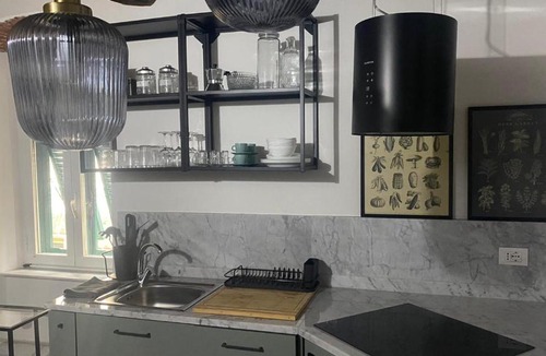 Carrara Apartment | Mistral Holidays - Stupendo bilocale nuovissimo con finiture di lusso