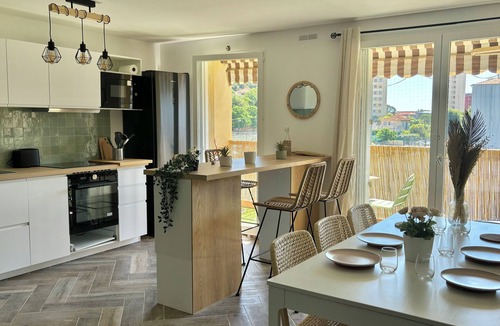 Saint-Augustin Apartment | Modern 3 bedrooms, train, tramway, airport