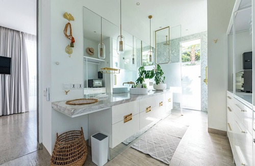 Babakan Villa | Modern 5 Bedroom Luxury Villa in Canggu - Sleeps 11
