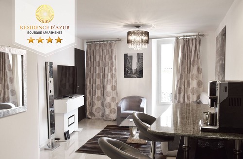 Cannes City Centre Apartment | Modern Apartment few meters up from Café Roma