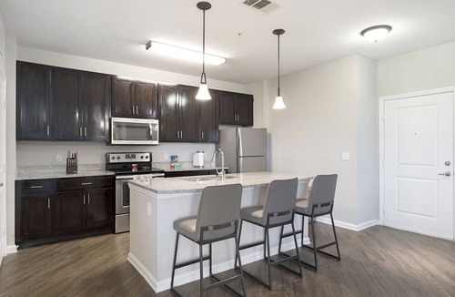 Meadow Woods Apartment | Modern Apartment in Prime Location (ID1192X099)