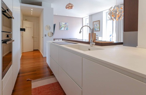 Riou - Petit Juas - Av de Grasse Apartment | Modern apartment with 3 bedrooms, balcony, communal garden and A/C- Benakey