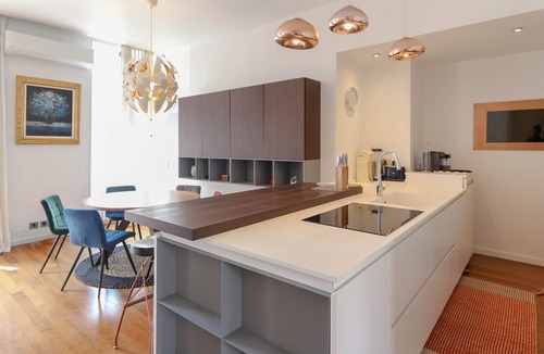 Riou - Petit Juas - Av de Grasse Apartment | Modern apartment with 3 bedrooms, balcony, communal garden and A/C- Benakey