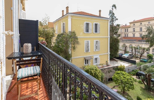 Riou - Petit Juas - Av de Grasse Apartment | Modern apartment with 3 bedrooms, balcony, communal garden and A/C- Benakey
