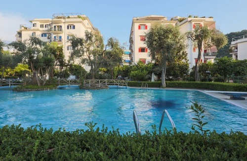 Sorrento Historic Centre Apartment | Modern Apartment with Terrace, Swimming Pool&Tennis