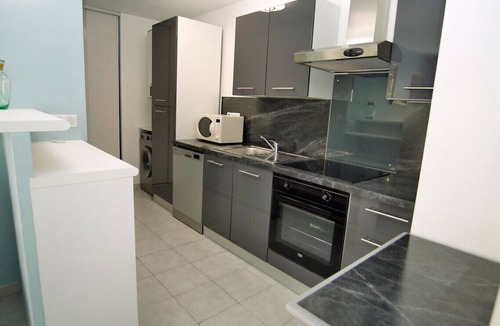 Frejus Port Apartment | Modern apartment with terrace and beach 5 min away
