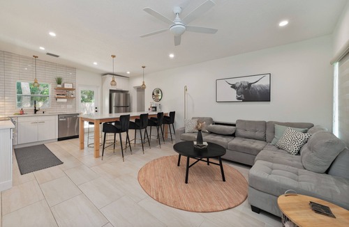 Winter Park House | Modern, Charming Home in the heart of Winter Park- Perfect for a couples retreat or small group!