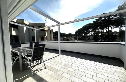 Bibione Pineda Villa | Modern family flat with a terrace