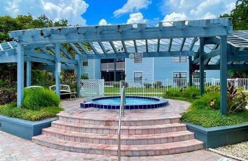 Ventura Condo | Modern Resort-Style Stay
