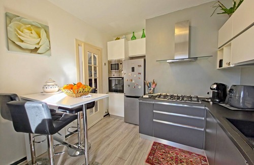 Cinquale Apartment | Modern Villa Cinquale: 3BR, AC, Garden & Bikes