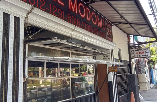 Duren Sawit Hotel | Modom Residencce