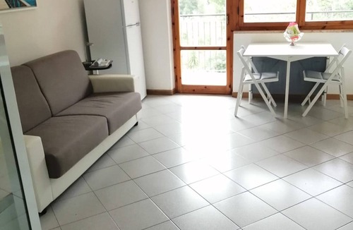 Capoliveri Apartment | Monolocale in complesso condominiale con uso di piscina.