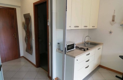 Capoliveri Apartment | Monolocale in complesso condominiale con uso di piscina.