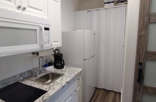 Altamonte Springs Apartment | More blessing Paradise: Studio private entrance #B