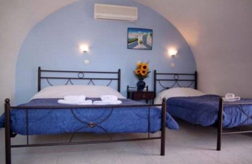 Perissa House | Motel ∙ 8 guests