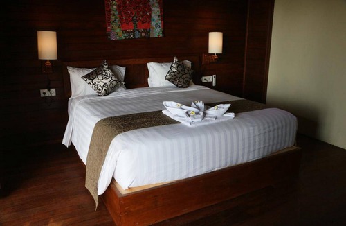 Mushroom Bay House | Motel ∙ 8 guests