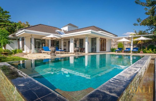 Seririt Villa | Mountain Villa Aina Lokahi - With a fantastic view!