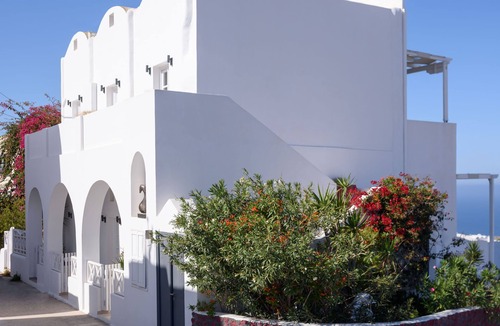 Oia Apartment | Muses Cycladic Suites - Compact Two-Bedroom Sea View Suite with Outdoor Hot Tub