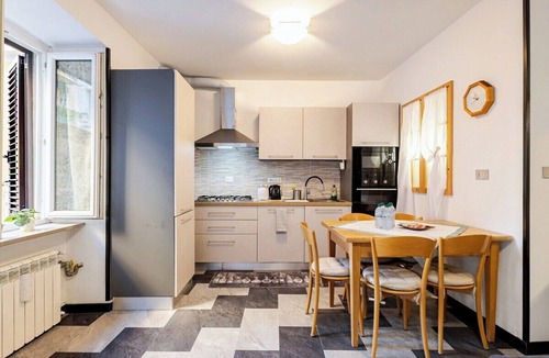 Barriera Vecchia-San Giacomo Apartment | MV - Three-room apartment, covered garage 15 minutes from downtown