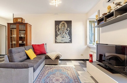 Barriera Vecchia-San Giacomo Apartment | MV - Three-room apartment, covered garage 15 minutes from downtown
