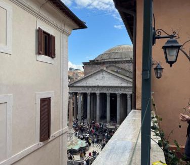 Rione VIII Sant'Eustachio Apartment | My Pantheon