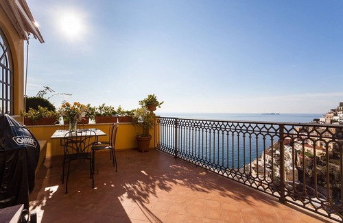 Montepertuso Apartment | My Rental Homes - Casa Praiano 5 minute walk from Positano downtown with sea view