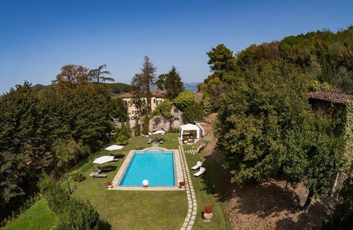 Vorno Villa | My Rental Homes - Villa Vorno with a wonderful garden and a private swimming pool
