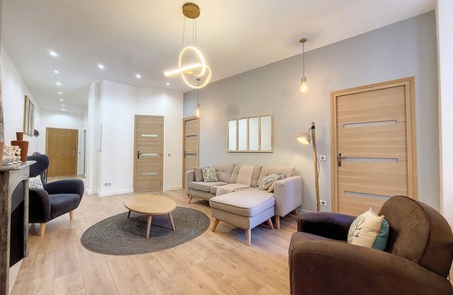 Quartier du Port Apartment | N&J - LE PIERLAS - Place Garibaldi - Very close Old Town