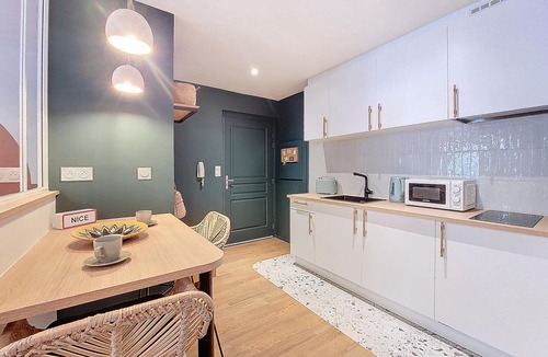 Quartier du Port Apartment | N&J - PLACE DU PIN - Port - Close Old Town