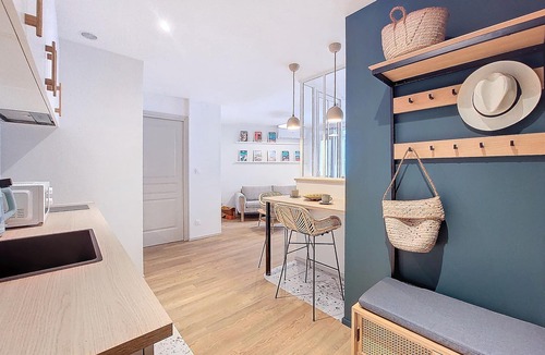 Quartier du Port Apartment | N&J - PLACE DU PIN - Port - Close Old Town