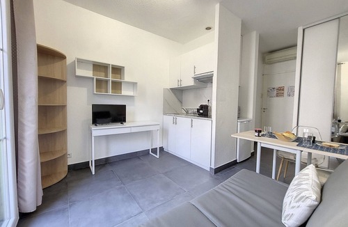 Les Baumettes Apartment | N&J - ROSIE FRANCE RIVIERA - Close sea - Balcony