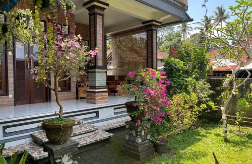 Sambahan House | Nano Ari Homestay