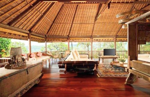 Kedewatan Villa | Natural View 2 BR Private Pool Villa ZN18
