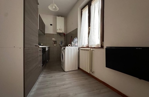 Cascina Apartment | Navacchio, Appartamento a 5 Minuti a Piedi Dalla Stazione del Treno e bus