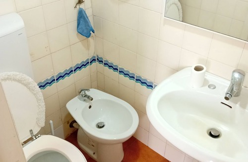 Cascina Apartment | Navacchio, Appartamento a 5 Minuti a Piedi Dalla Stazione del Treno e bus