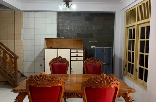 Central Yogyakarta Villa | Ndalem Suryomentaraman