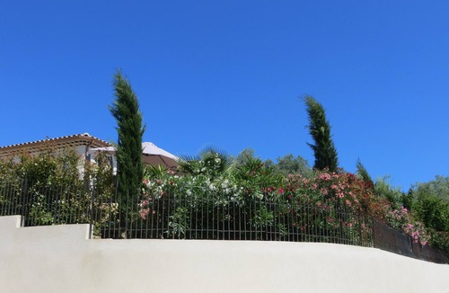 Saint-Jean Apartment | Near Cannes DEUX PIECES INDEPENDANT, RECENT, AIR CONDITIONED