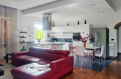 Mologno Villa | Nebbianella Country House - Amazing Mountain Views