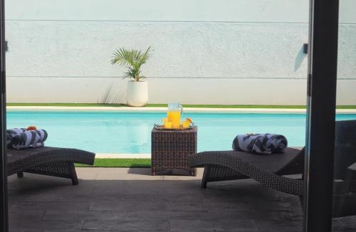 Sunset Road Villa | Nenangi Villa Bali -3BR Spacious with enclosed living & Lap Pool in Sunset Road
