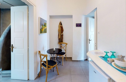 Fira Apartment | Neoklassiko Koukouli Interior room