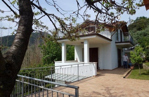 Pietrasanta House | New beautiful villa, close to the sandy beach. Large terrace. Garden.