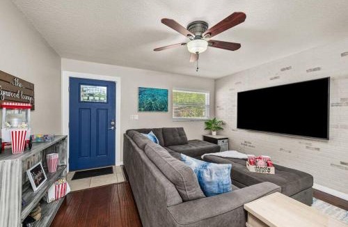 Forest City House | New Design-Movie Night Bar-Fire Pit-Hammocks-Games