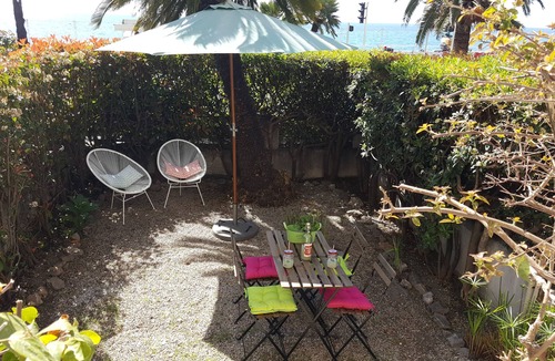 Les Baumettes Apartment | New flat with sea view & garden on the Promenade