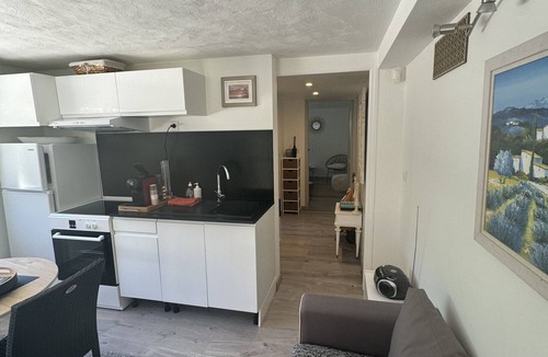 Roquefort-les-Pins House | New housing, garden level in villa, with large garden, large swimming pool